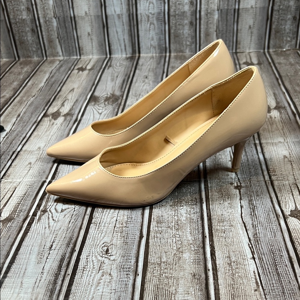 Old Navy Patent Nude Women's Pointed Toe Pumps Women’s size 8